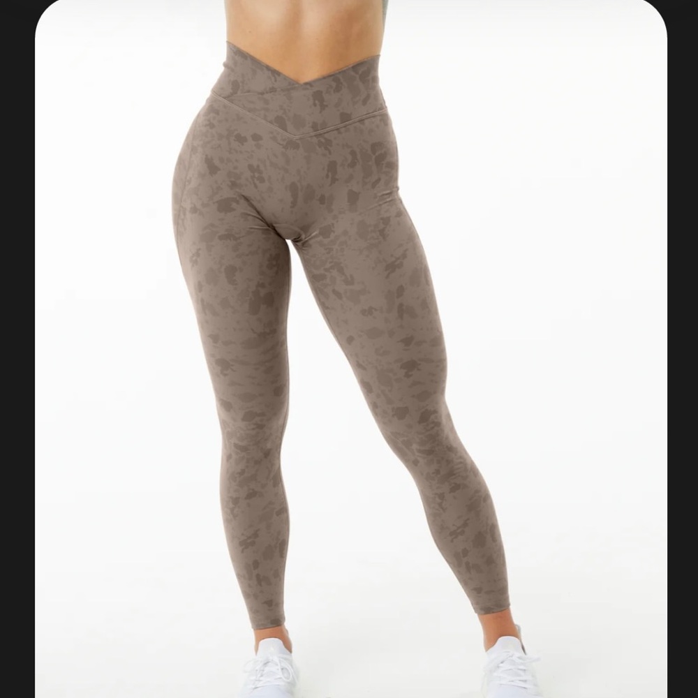 SURFACE POWER LEGGING
Women's Single-Brushed Cross-Wrapped 27" Legging